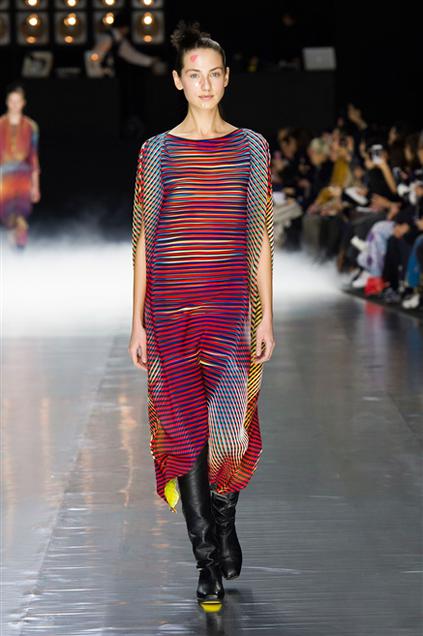 Miyake-RF16-4090b_oggetto_sfilata_430x620